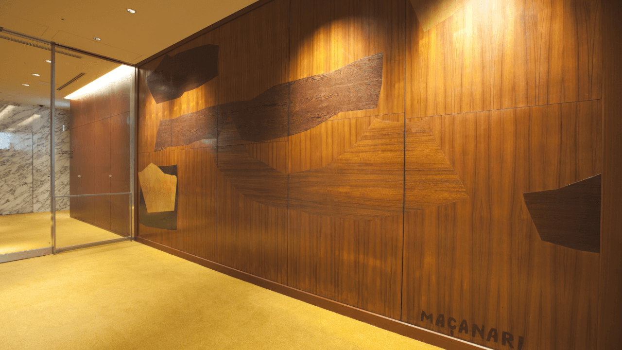 4F Hall Lobby Masanari Murai “Wood Mural for IINO HALL”