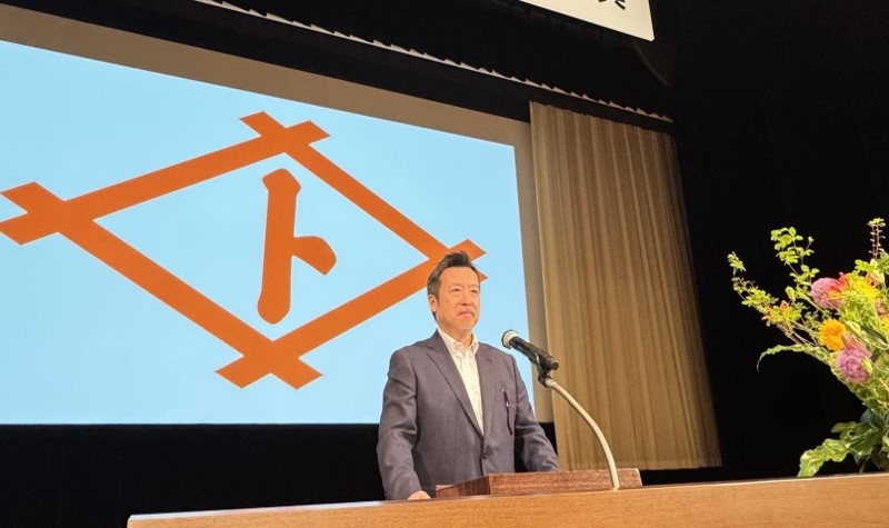 縦長社長.jpg